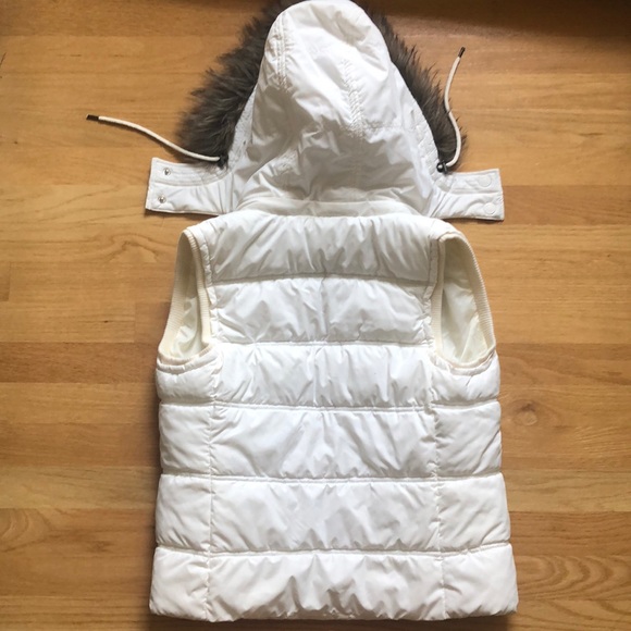 White Puffer Vest - Picture 3 of 6